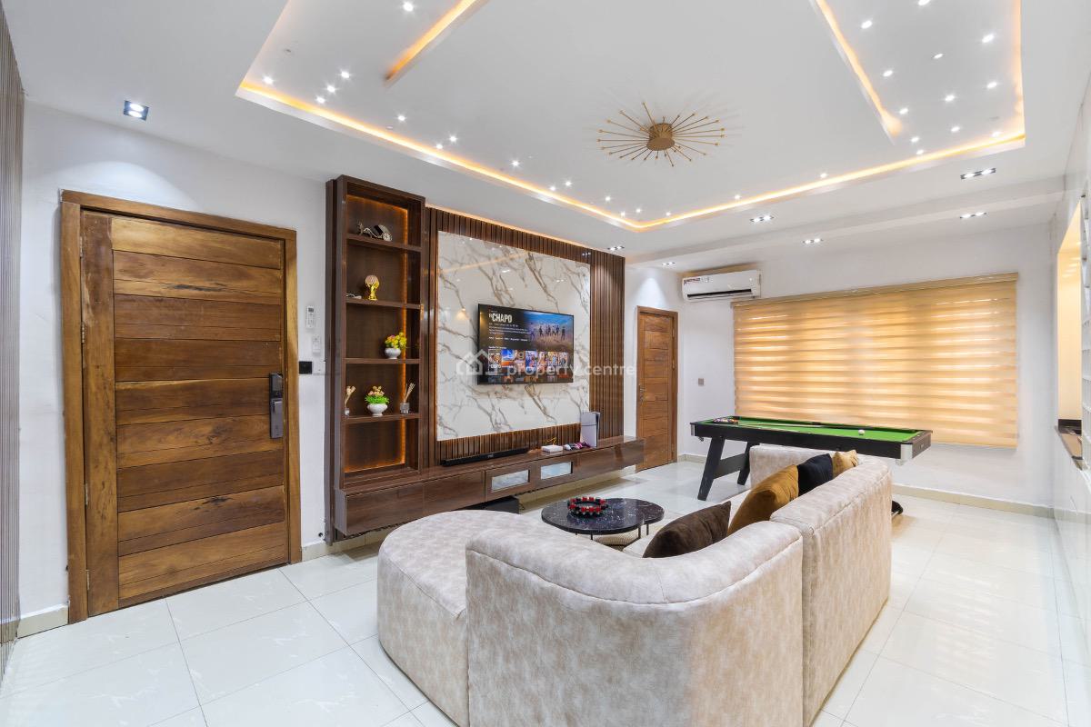 Luxury Highrise 2bedroom Apartment with Ps5 and Snooker Board, Mijl Residence & Villa, Ikate Elegushi, Lekki, Lagos, Flat / Apartment Short Let
