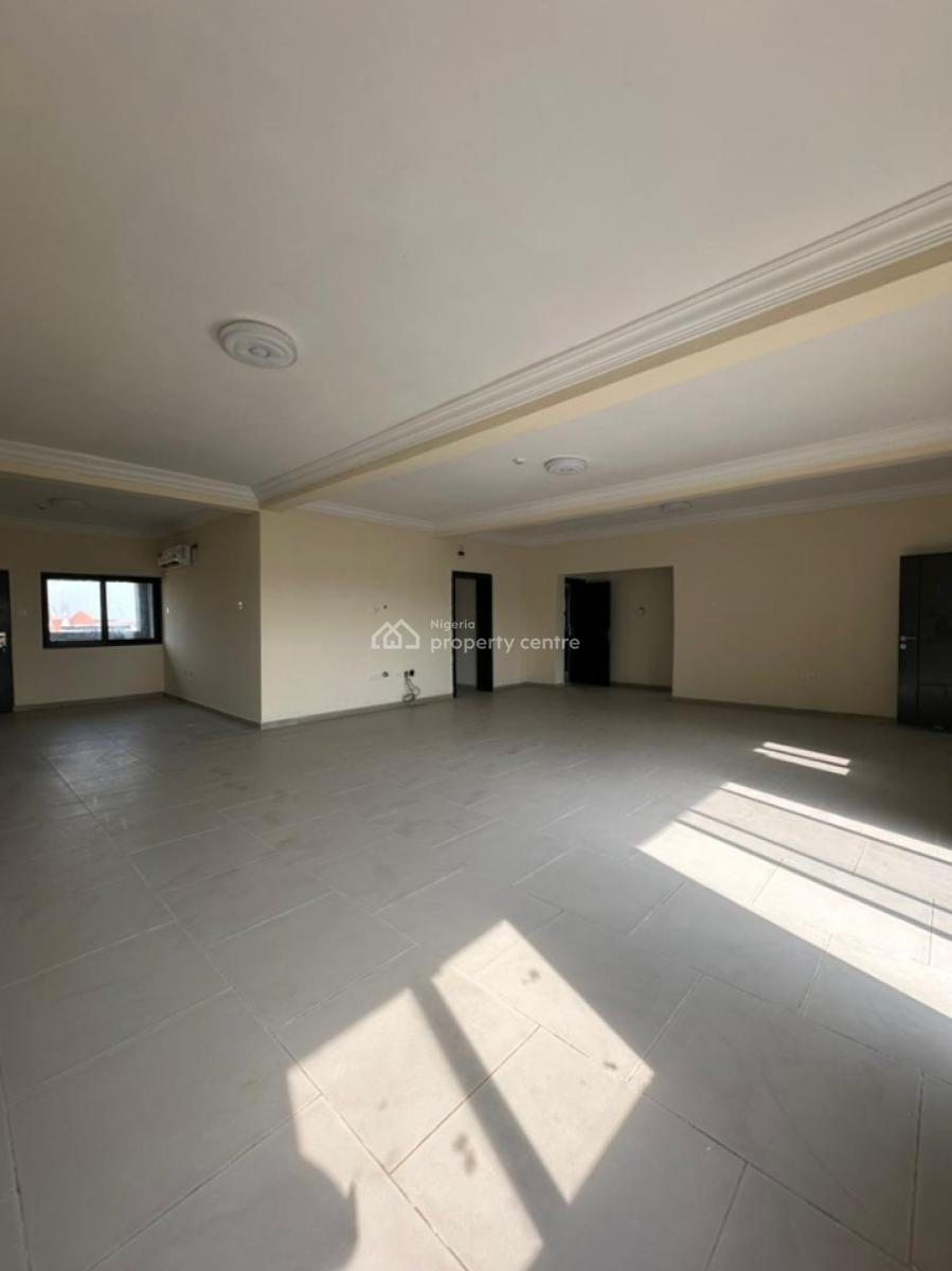 Newly Renovated 3 Bedroom Apartments with Bq, Pool, 24hr Power, Lekki Phase 1, Lekki, Lagos, Flat / Apartment for Rent