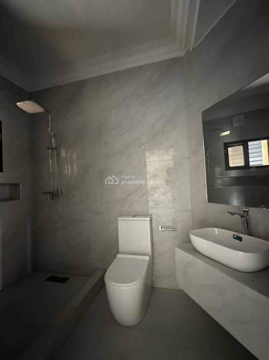 Newly Renovated 3 Bedroom Apartments with Bq, Pool, 24hr Power, Lekki Phase 1, Lekki, Lagos, Flat / Apartment for Rent