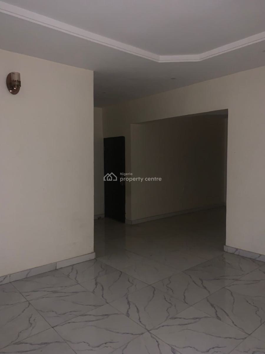 Standard 3 Bedroom Apartment in a Good Location, Mobile Road, Ilaje, Ajah, Lagos, Flat / Apartment for Rent