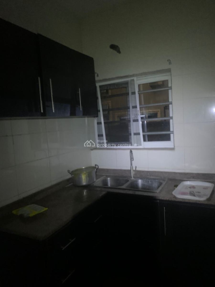 Standard 3 Bedroom Apartment in a Good Location, Mobile Road, Ilaje, Ajah, Lagos, Flat / Apartment for Rent