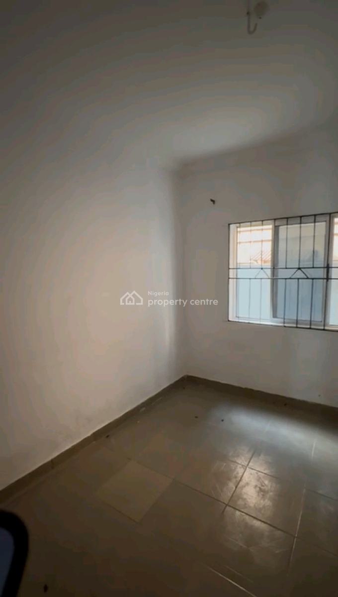 Mini Flat Apartment on a Ground Floor, Sunday Dejo Close, Bolaji Omupo, Pedro, Gbagada, Lagos, Mini Flat (room and Parlour) for Rent