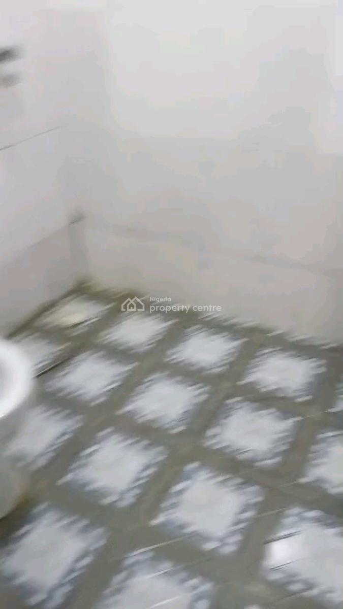 an Executive Standard Spacious Relatively New Very Decent Clean 3 Bedroom, Off Finbars Road, Akoka, Yaba, Lagos, Flat / Apartment for Rent