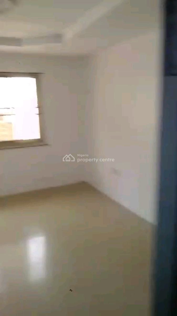 Just Renovated 3 Bedroom, Up Stairs, Packing Space, Gated Compound, Alara Behind Queen College, Alagomeji, Yaba, Lagos, Flat / Apartment for Rent