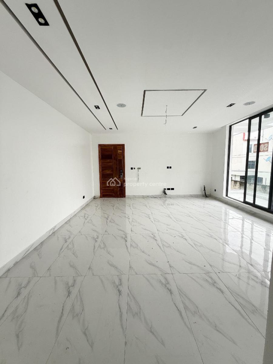 Lovely 2 Bedroom Apartment with Bq, Lekki Phase 1, Lekki Phase 1, Lekki, Lagos, Block of Flats for Sale