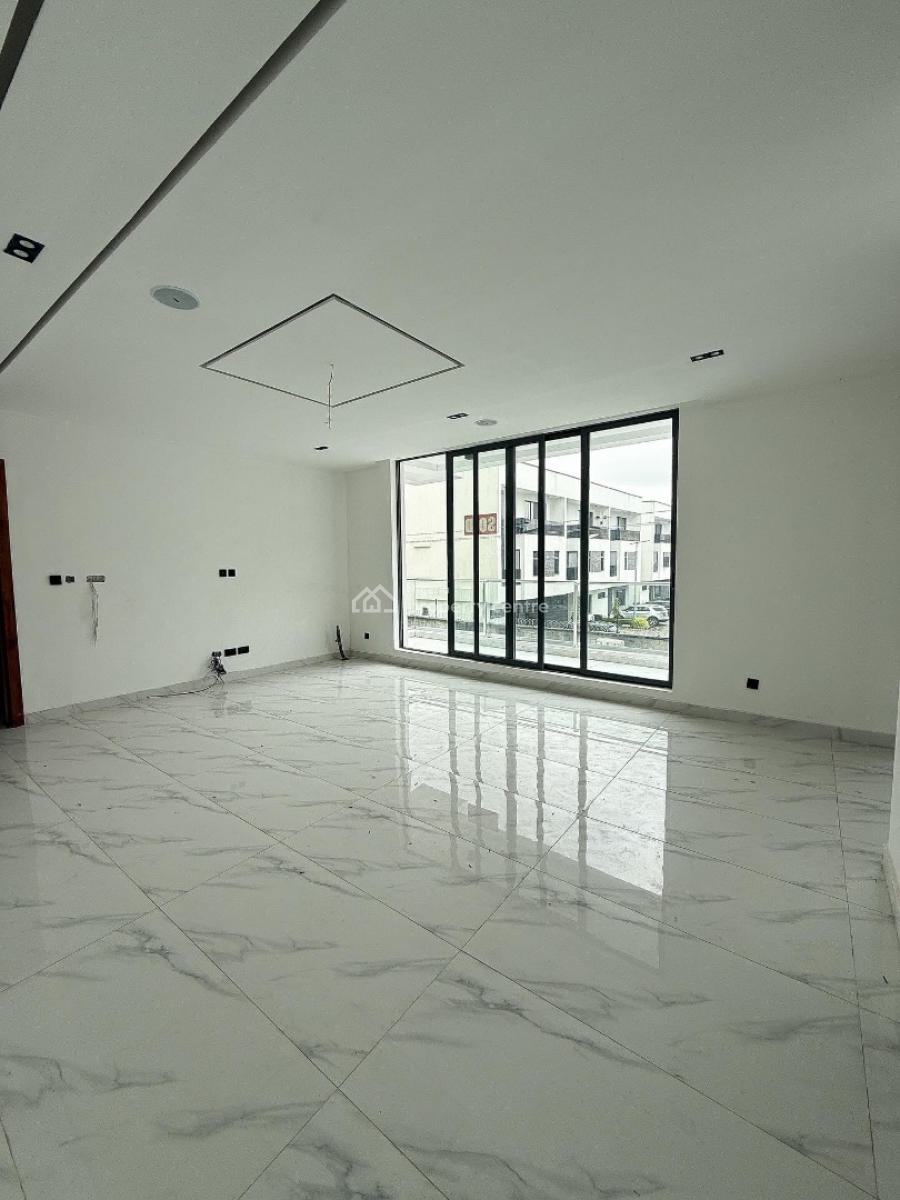 Lovely 2 Bedroom Apartment with Bq, Lekki Phase 1, Lekki Phase 1, Lekki, Lagos, Block of Flats for Sale