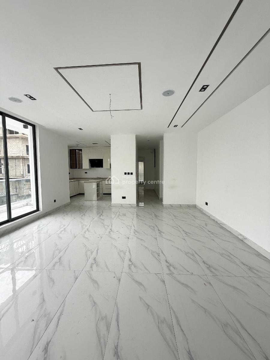 Lovely 2 Bedroom Apartment with Bq, Lekki Phase 1, Lekki Phase 1, Lekki, Lagos, Block of Flats for Sale