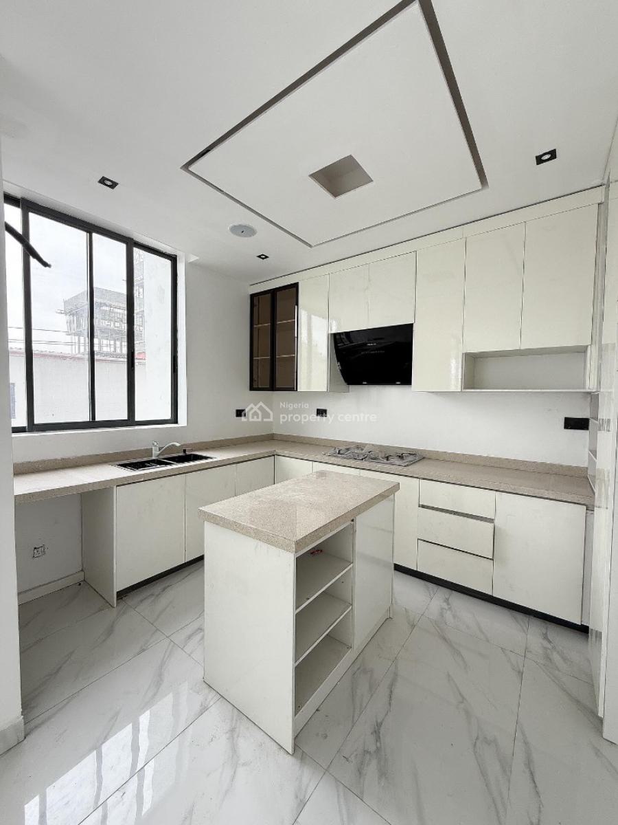 Lovely 2 Bedroom Apartment with Bq, Lekki Phase 1, Lekki Phase 1, Lekki, Lagos, Block of Flats for Sale