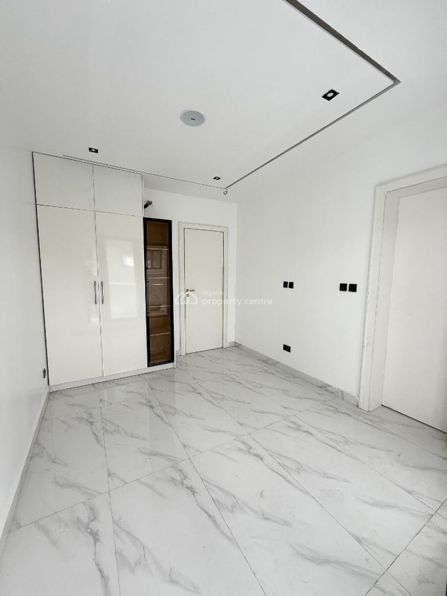 Lovely 2 Bedroom Apartment with Bq, Lekki Phase 1, Lekki Phase 1, Lekki, Lagos, Block of Flats for Sale