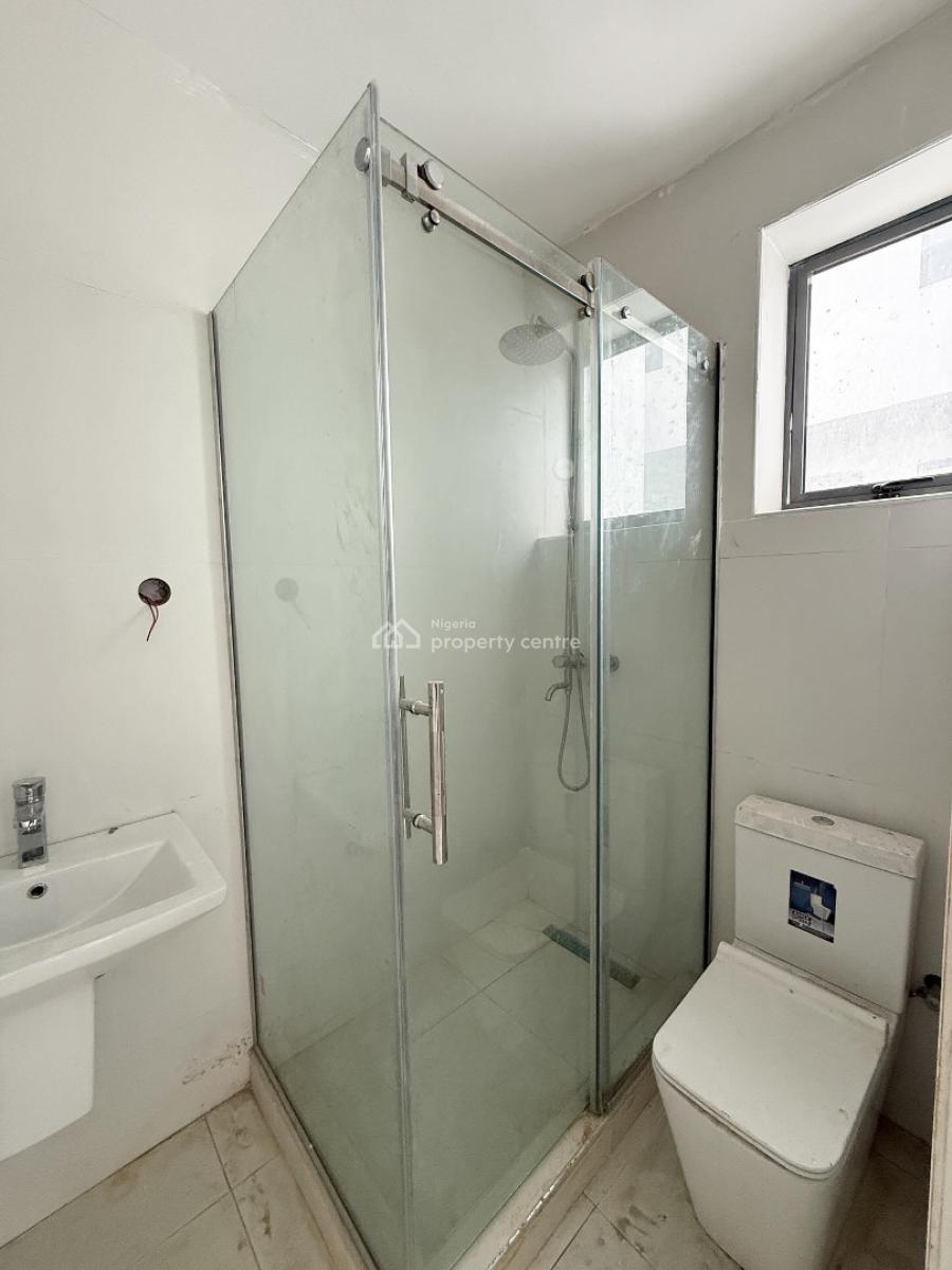 Lovely 2 Bedroom Apartment with Bq, Lekki Phase 1, Lekki Phase 1, Lekki, Lagos, Block of Flats for Sale