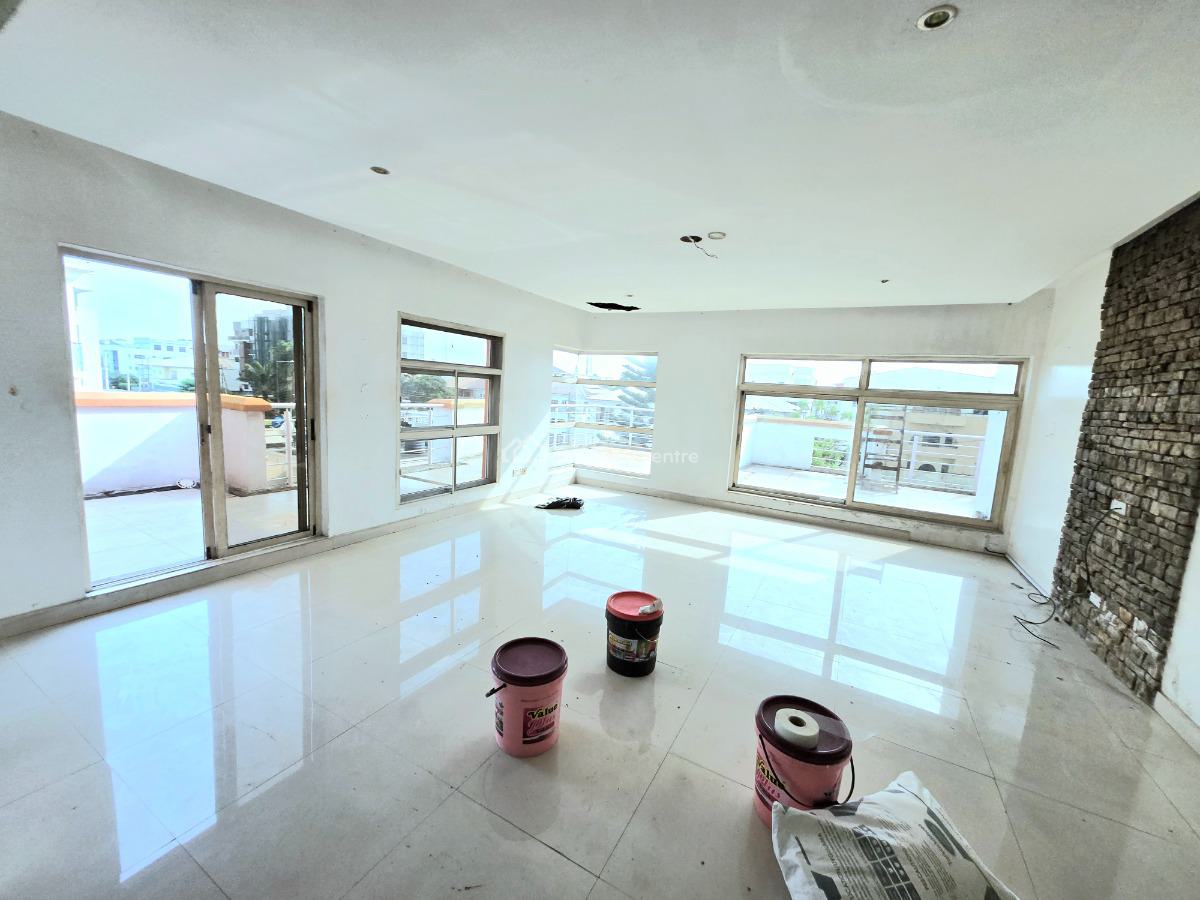 Massive 2 Bedroom Penthouse, Lekki Phase 1, Lekki, Lagos, Flat / Apartment for Rent