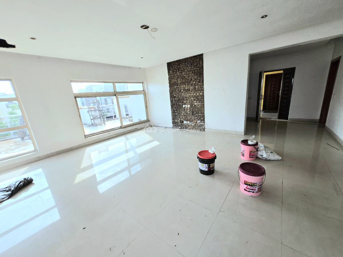 Massive 2 Bedroom Penthouse, Lekki Phase 1, Lekki, Lagos, Flat / Apartment for Rent
