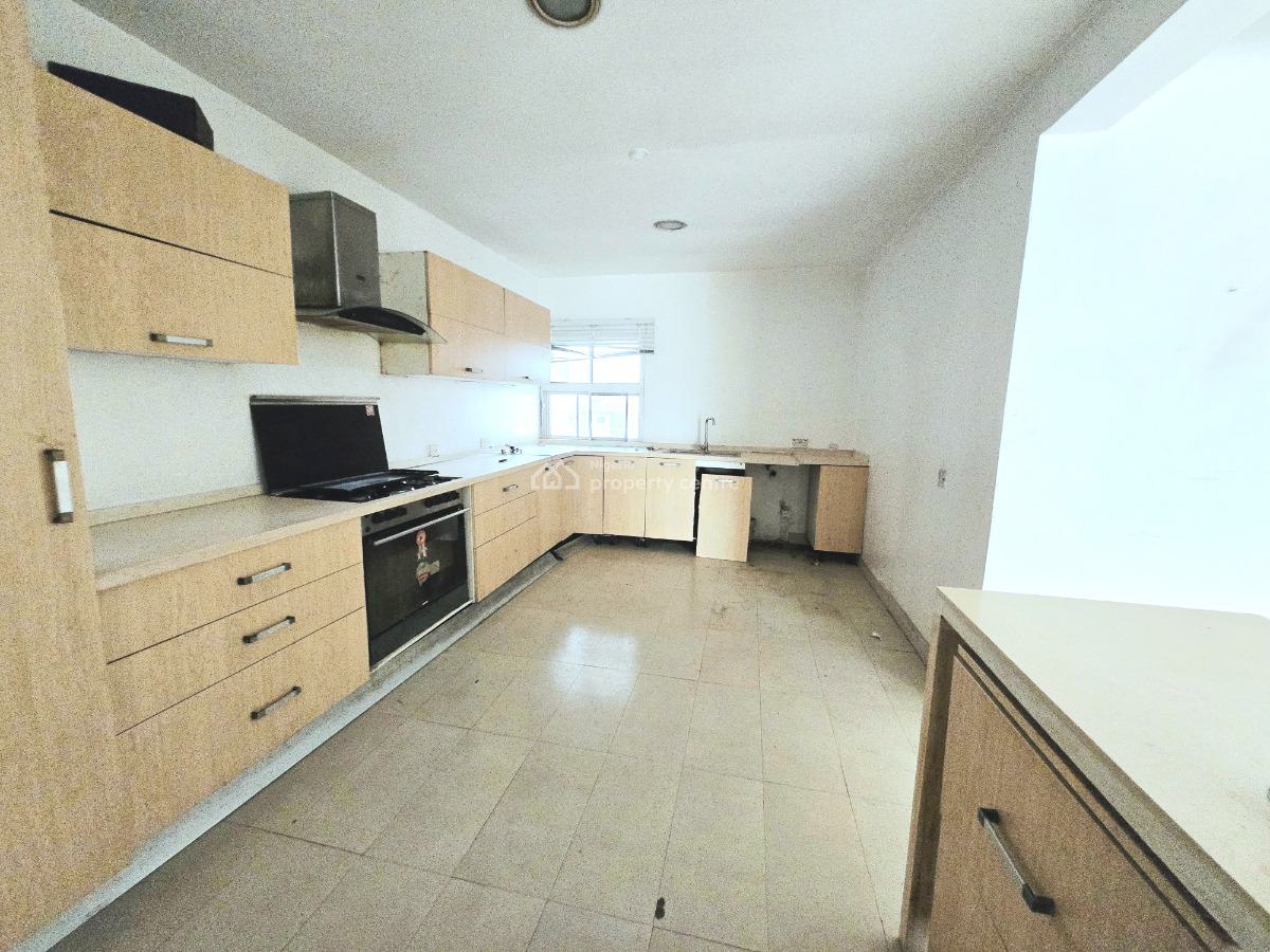 Massive 2 Bedroom Penthouse, Lekki Phase 1, Lekki, Lagos, Flat / Apartment for Rent