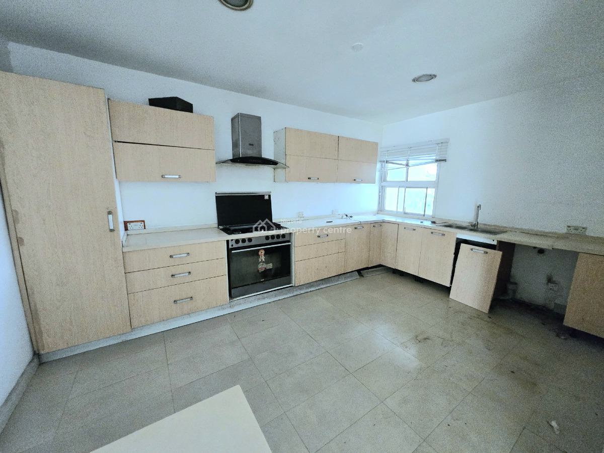 Massive 2 Bedroom Penthouse, Lekki Phase 1, Lekki, Lagos, Flat / Apartment for Rent