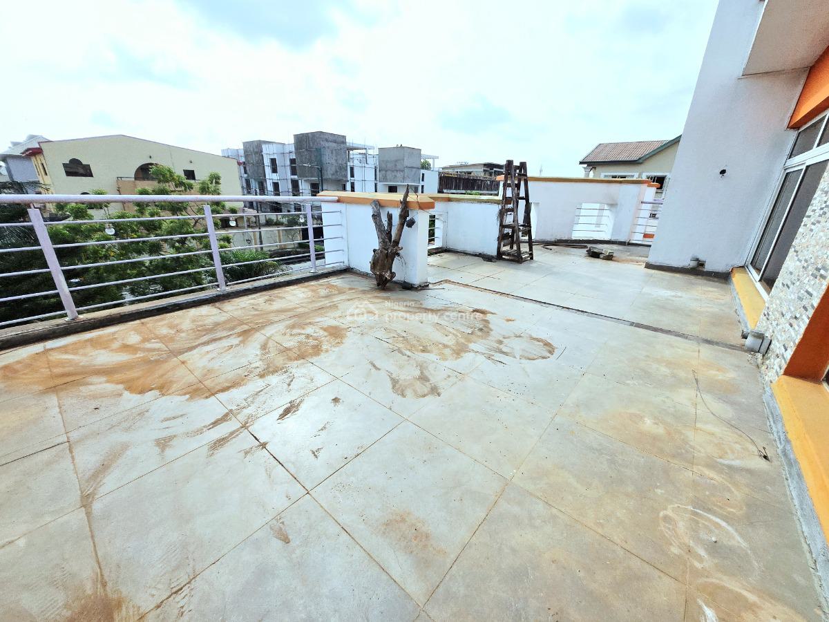 Massive 2 Bedroom Penthouse, Lekki Phase 1, Lekki, Lagos, Flat / Apartment for Rent