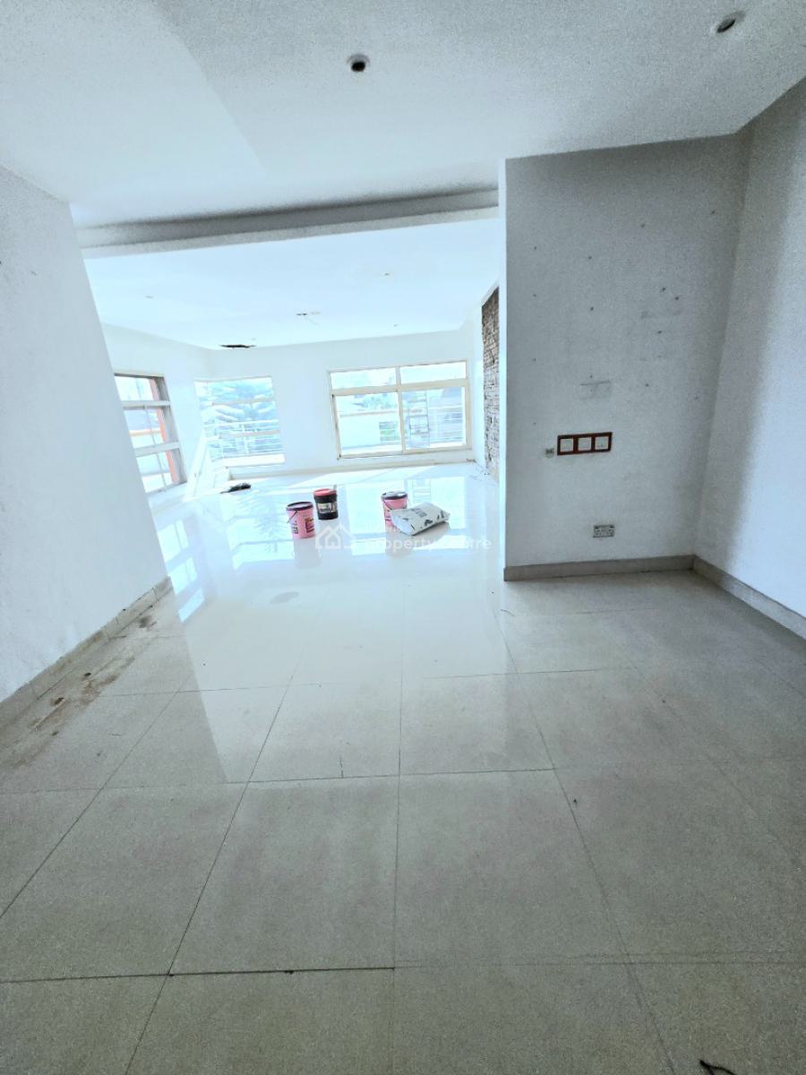 Massive 2 Bedroom Penthouse, Lekki Phase 1, Lekki, Lagos, Flat / Apartment for Rent