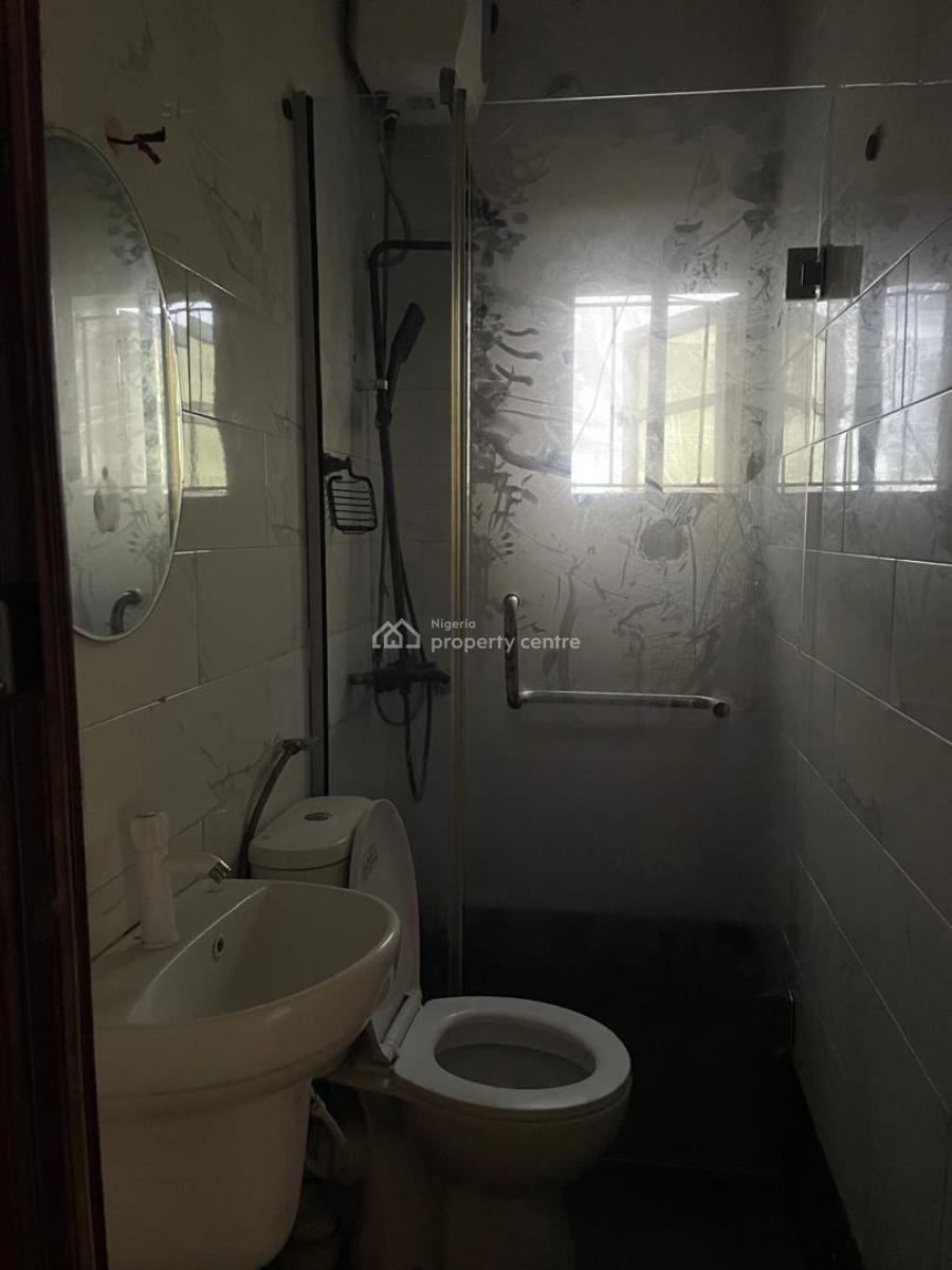 a Well Maintained 3 Bedrooms Flat, Chevron Drive, Lekki, Lagos, Flat / Apartment for Rent
