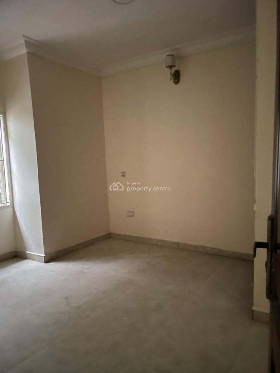 a Well Maintained 3 Bedrooms Flat, Chevron Drive, Lekki, Lagos, Flat / Apartment for Rent