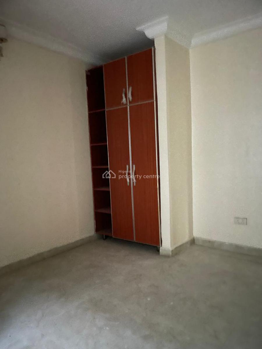 a Well Maintained 3 Bedrooms Flat, Chevron Drive, Lekki, Lagos, Flat / Apartment for Rent