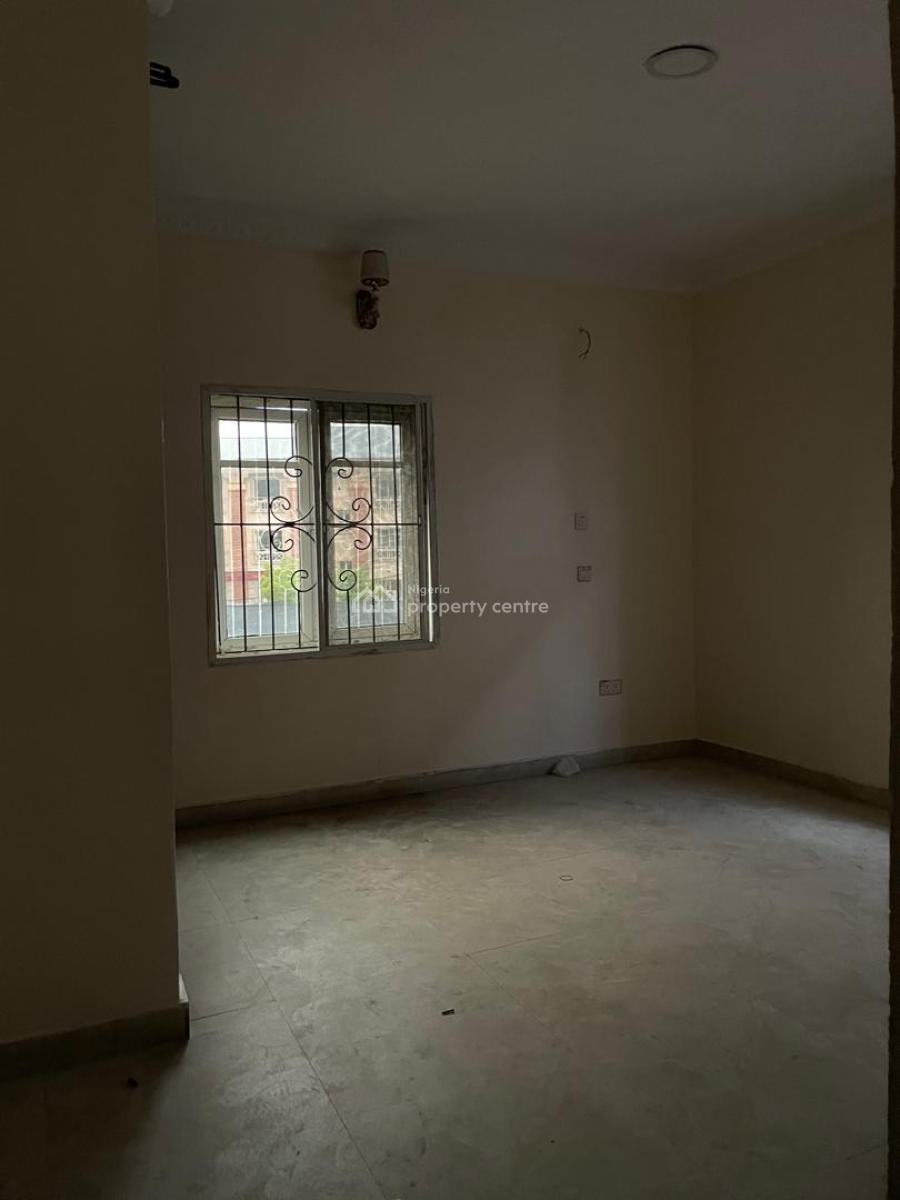 a Well Maintained 3 Bedrooms Flat, Chevron Drive, Lekki, Lagos, Flat / Apartment for Rent