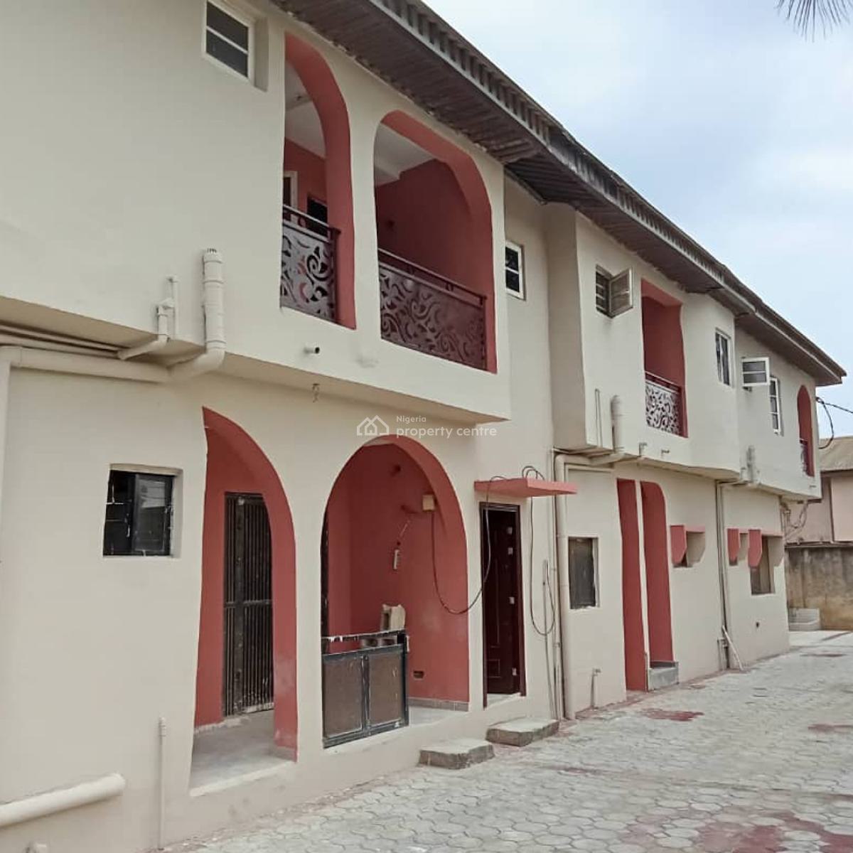 Block of Commercial Building, Off Pipeline Road, Alimosho, Lagos, Office Space for Rent