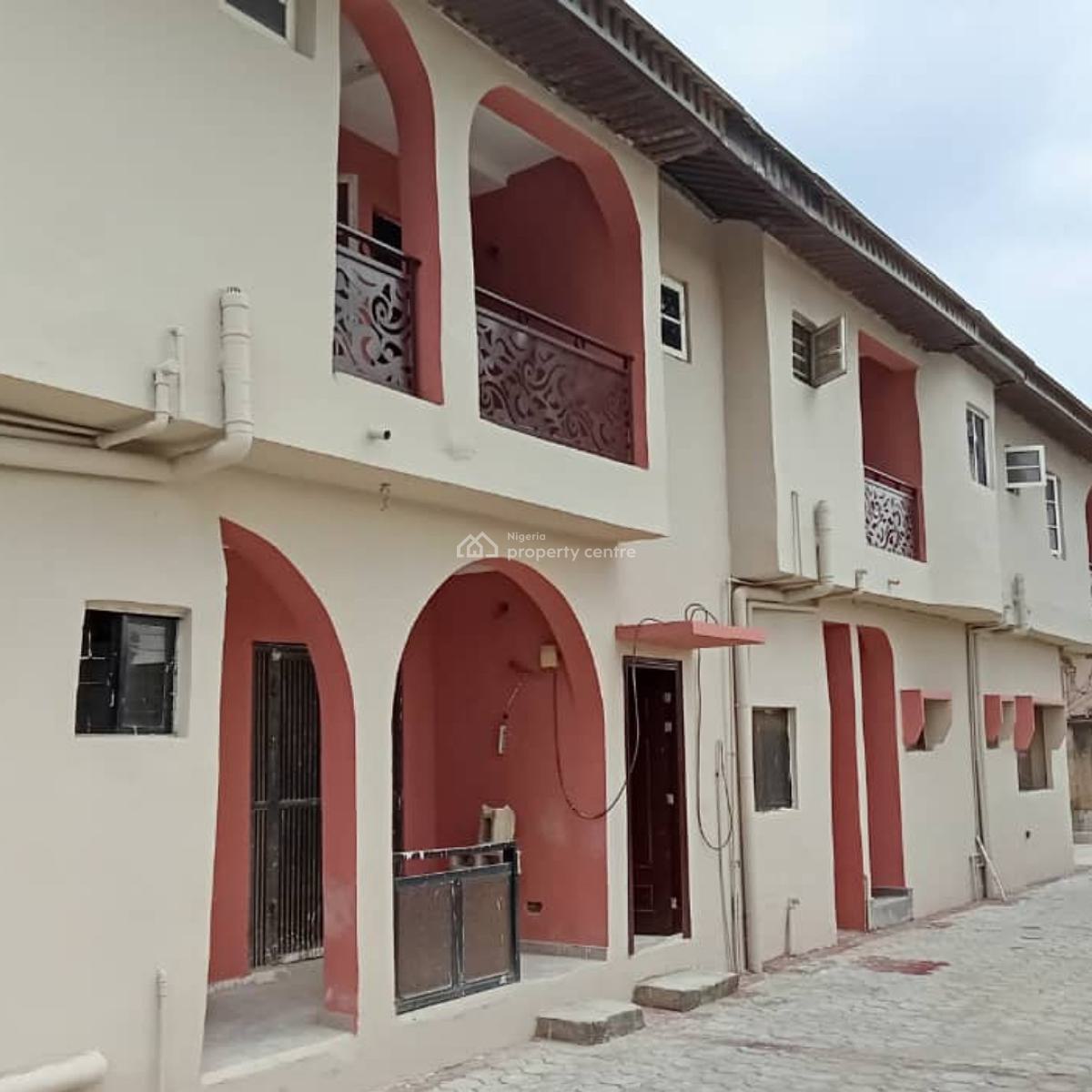 Block of Commercial Building, Off Pipeline Road, Alimosho, Lagos, Office Space for Rent