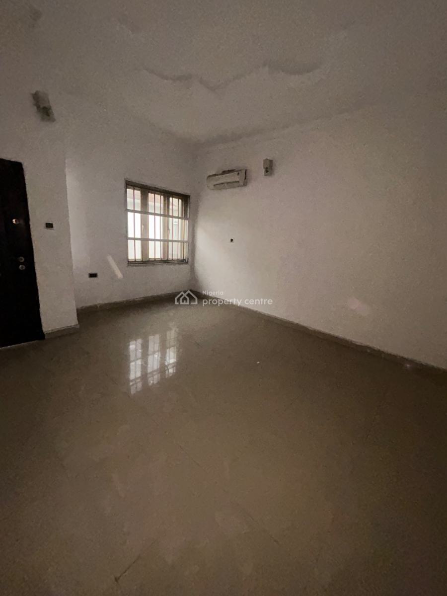 Well Maintained and Spacious 4bedroom Semi-detached with Driveway, Chevy View Estate, Lekki, Lagos, Semi-detached Duplex for Rent