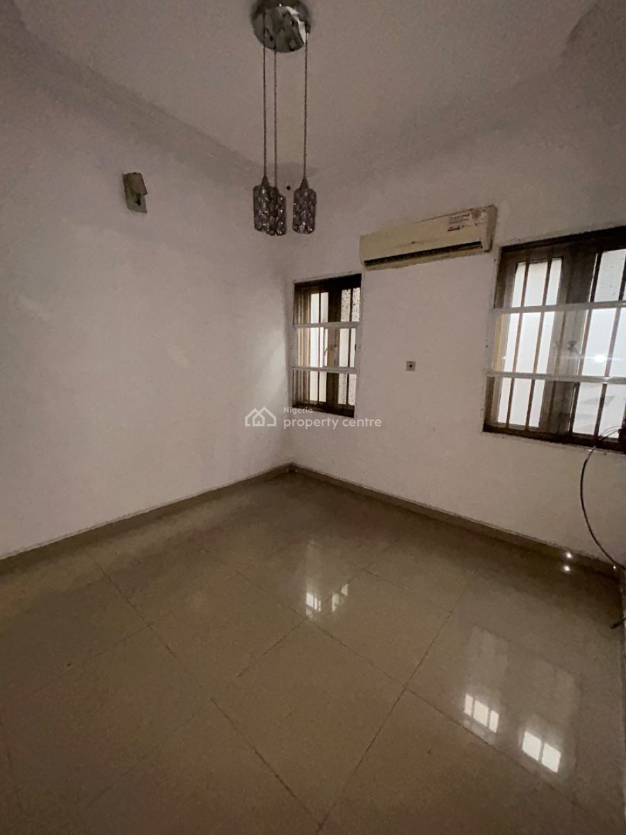 Well Maintained and Spacious 4bedroom Semi-detached with Driveway, Chevy View Estate, Lekki, Lagos, Semi-detached Duplex for Rent