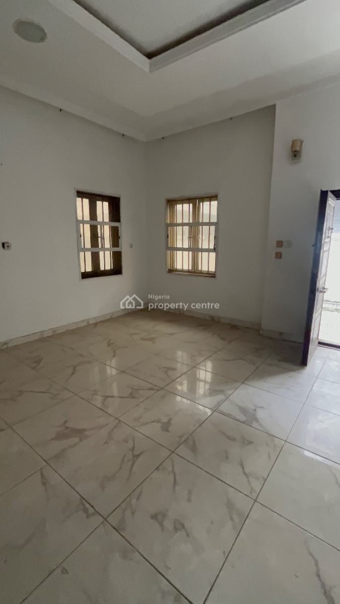 Well Maintained and Spacious 4bedroom Semi-detached with Driveway, Chevy View Estate, Lekki, Lagos, Semi-detached Duplex for Rent