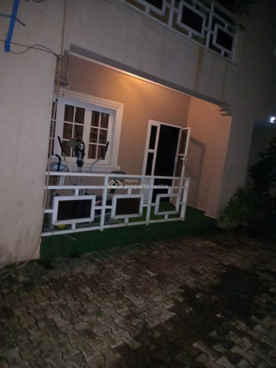 Spacious 3 Bedroom Apartment, Lekki Phase 1, Lekki, Lagos, Flat / Apartment for Rent