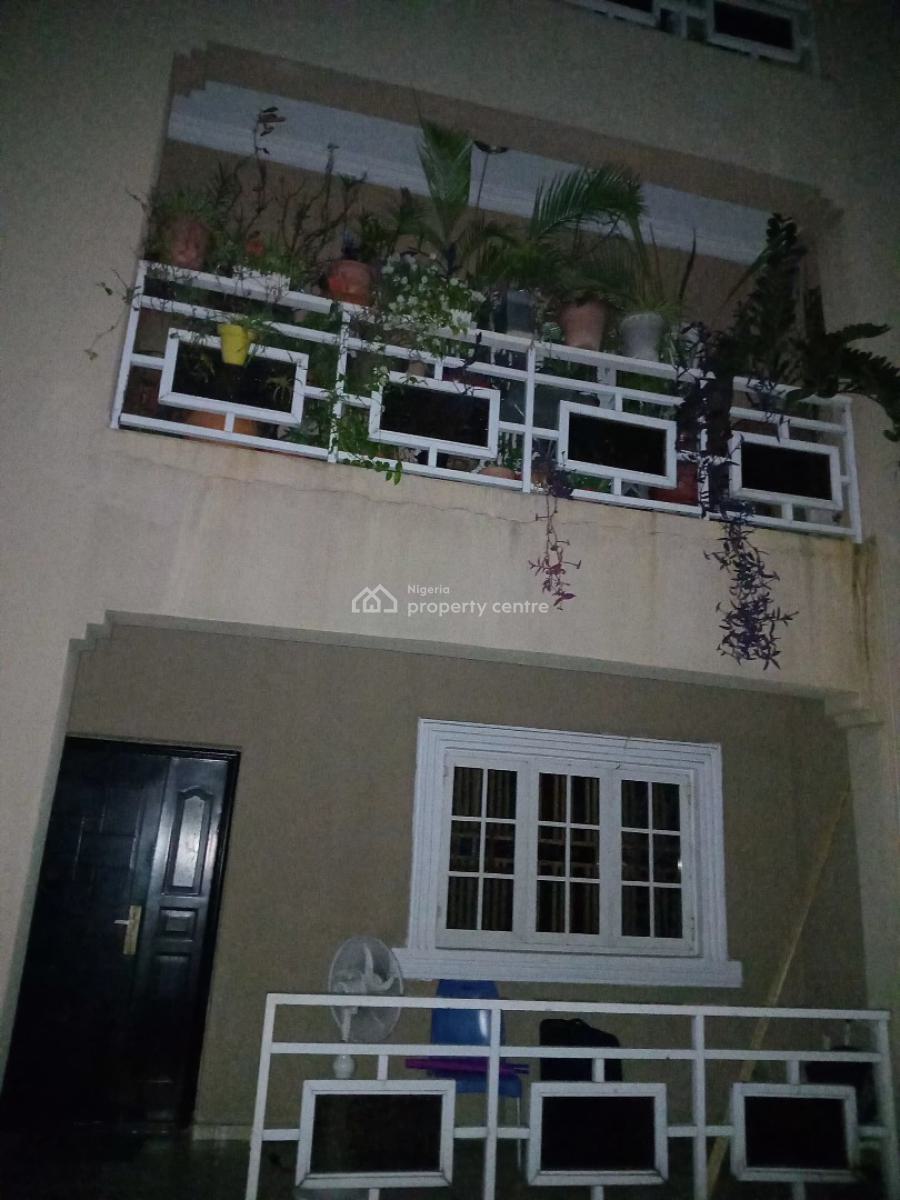 Spacious 3 Bedroom Apartment, Lekki Phase 1, Lekki, Lagos, Flat / Apartment for Rent