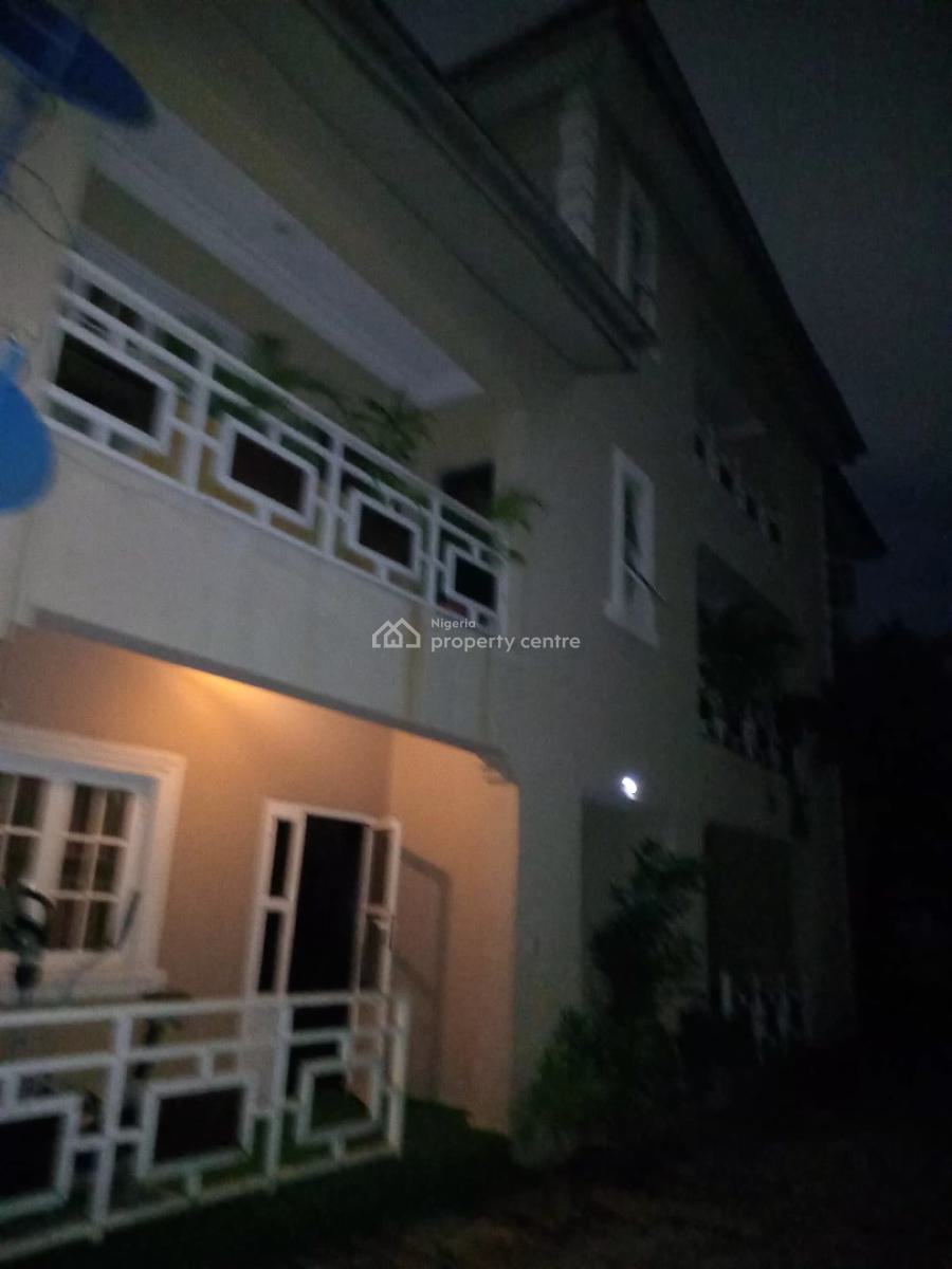 Spacious 3 Bedroom Apartment, Lekki Phase 1, Lekki, Lagos, Flat / Apartment for Rent
