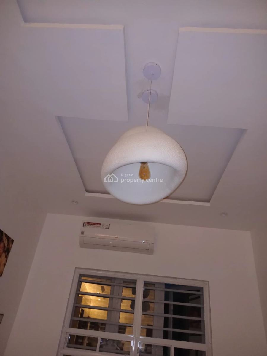 Spacious 3 Bedroom Apartment, Lekki Phase 1, Lekki, Lagos, Flat / Apartment for Rent