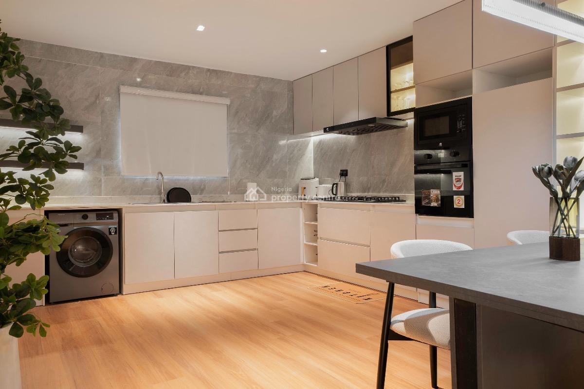 a Luxurious 3 Bedroom Apartment at Lekki Phase 1 with Ps5 & Swimming, Lekki Phase 1, Lekki, Lagos, Flat / Apartment Short Let