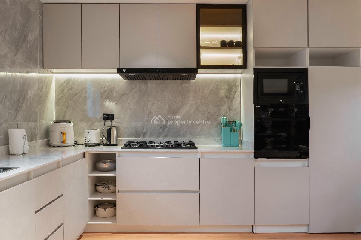 a Luxurious 3 Bedroom Apartment at Lekki Phase 1 with Ps5 & Swimming, Lekki Phase 1, Lekki, Lagos, Flat / Apartment Short Let