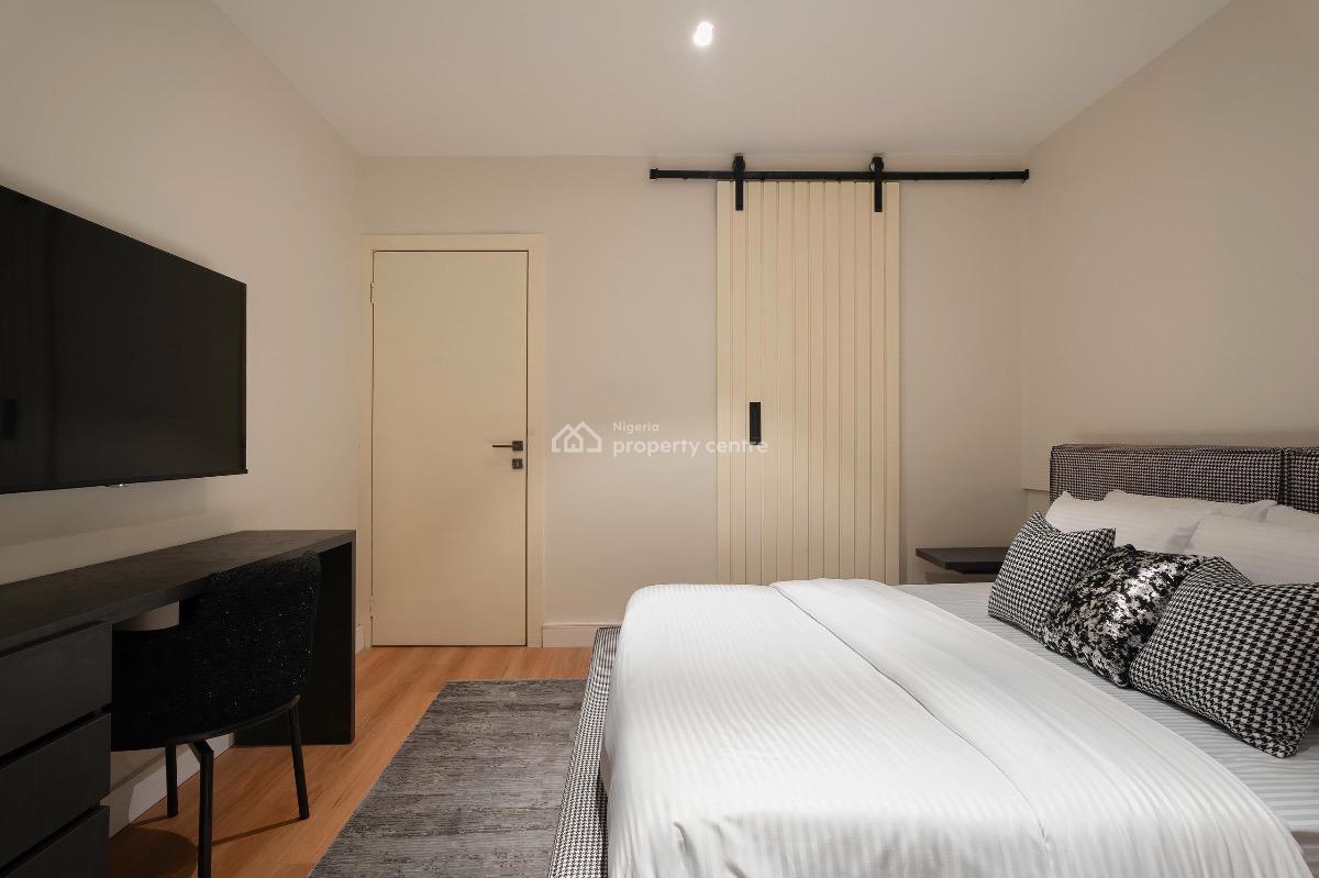 a Luxurious 3 Bedroom Apartment at Lekki Phase 1 with Ps5 & Swimming, Lekki Phase 1, Lekki, Lagos, Flat / Apartment Short Let