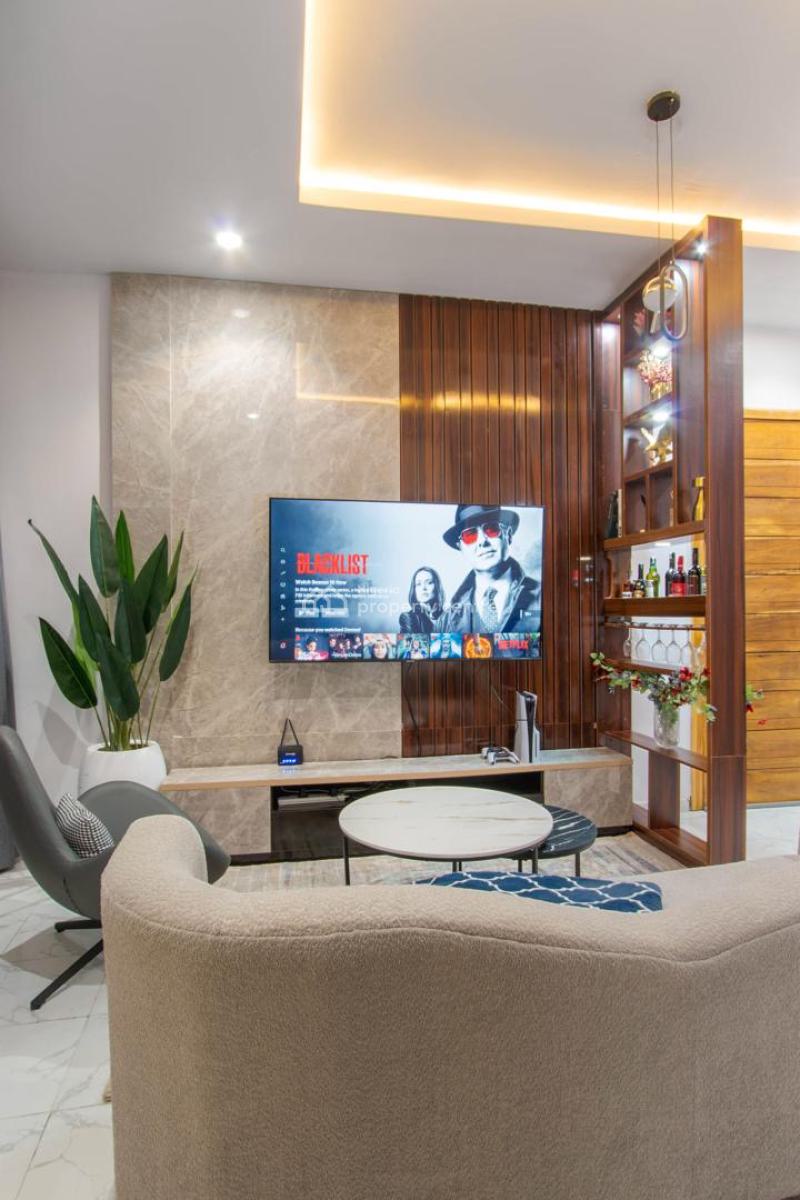 a Luxurious 1 Bedroom Apartment at Lekki Phase 1 with Ps5 & Swimming, Lekki Phase 1, Lekki, Lagos, Flat / Apartment Short Let