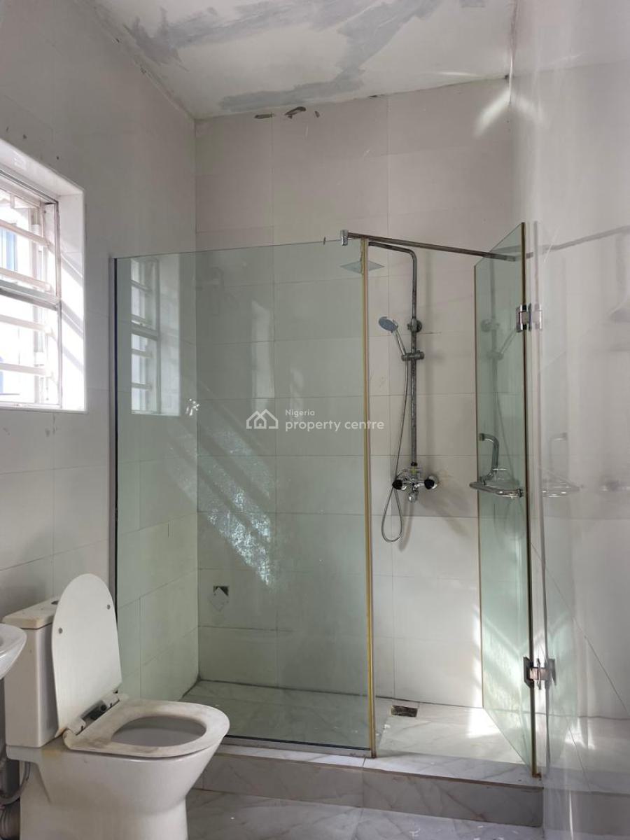 a Well Renovated 4 Bedrooms Semi Detached Duplex, Chevron, Lekki, Lagos, Semi-detached Duplex for Rent