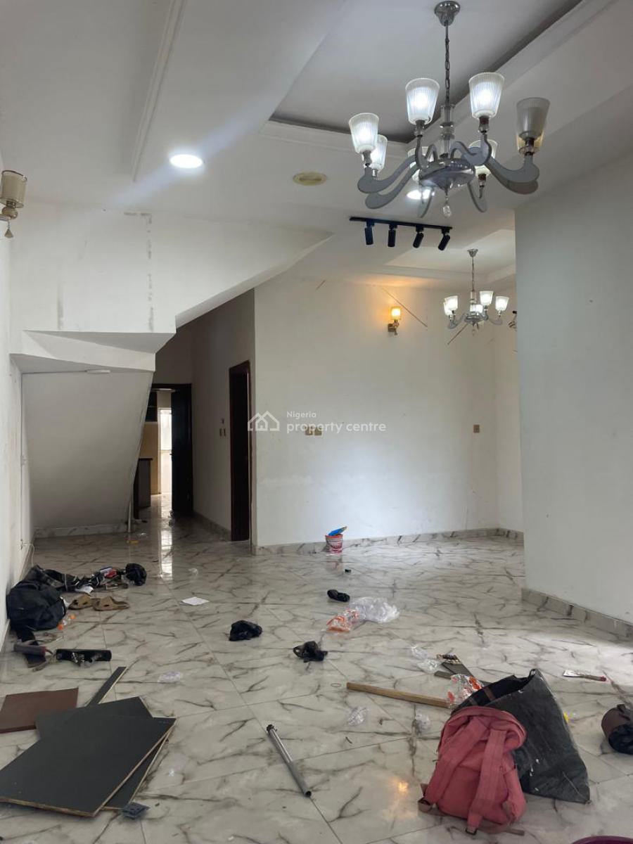 a Well Renovated 4 Bedrooms Semi Detached Duplex, Chevron, Lekki, Lagos, Semi-detached Duplex for Rent