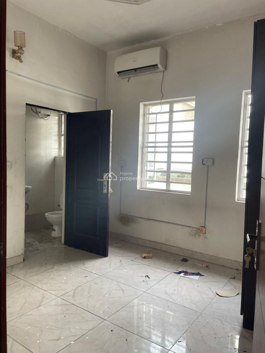 a Well Renovated 4 Bedrooms Semi Detached Duplex, Chevron, Lekki, Lagos, Semi-detached Duplex for Rent