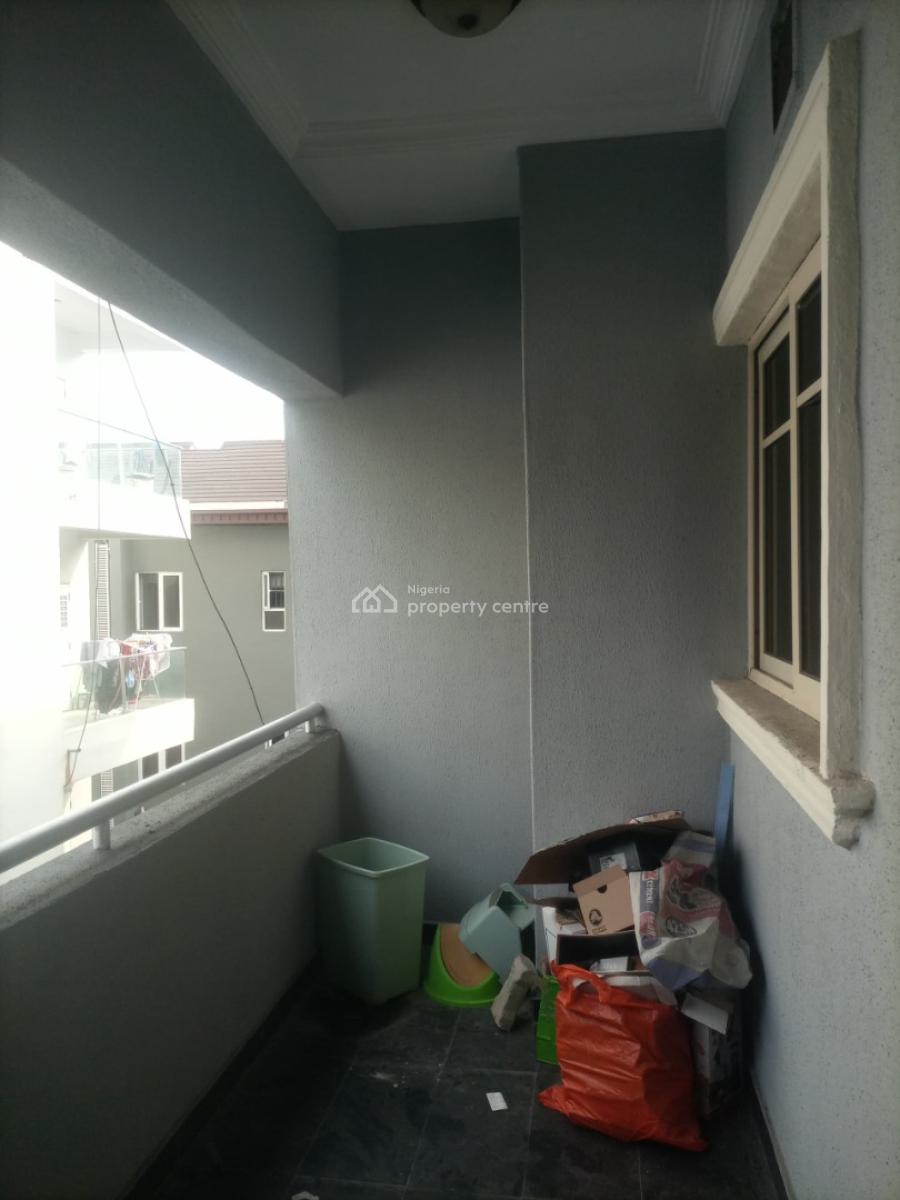 Well Maintained and Fully Serviced Two(2) Bedroom Flat Upstairs, Jakande, Lekki, Lagos, Flat / Apartment for Rent