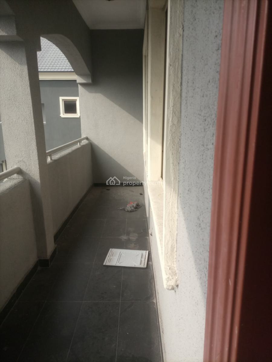 Well Maintained and Fully Serviced Two(2) Bedroom Flat Upstairs, Jakande, Lekki, Lagos, Flat / Apartment for Rent