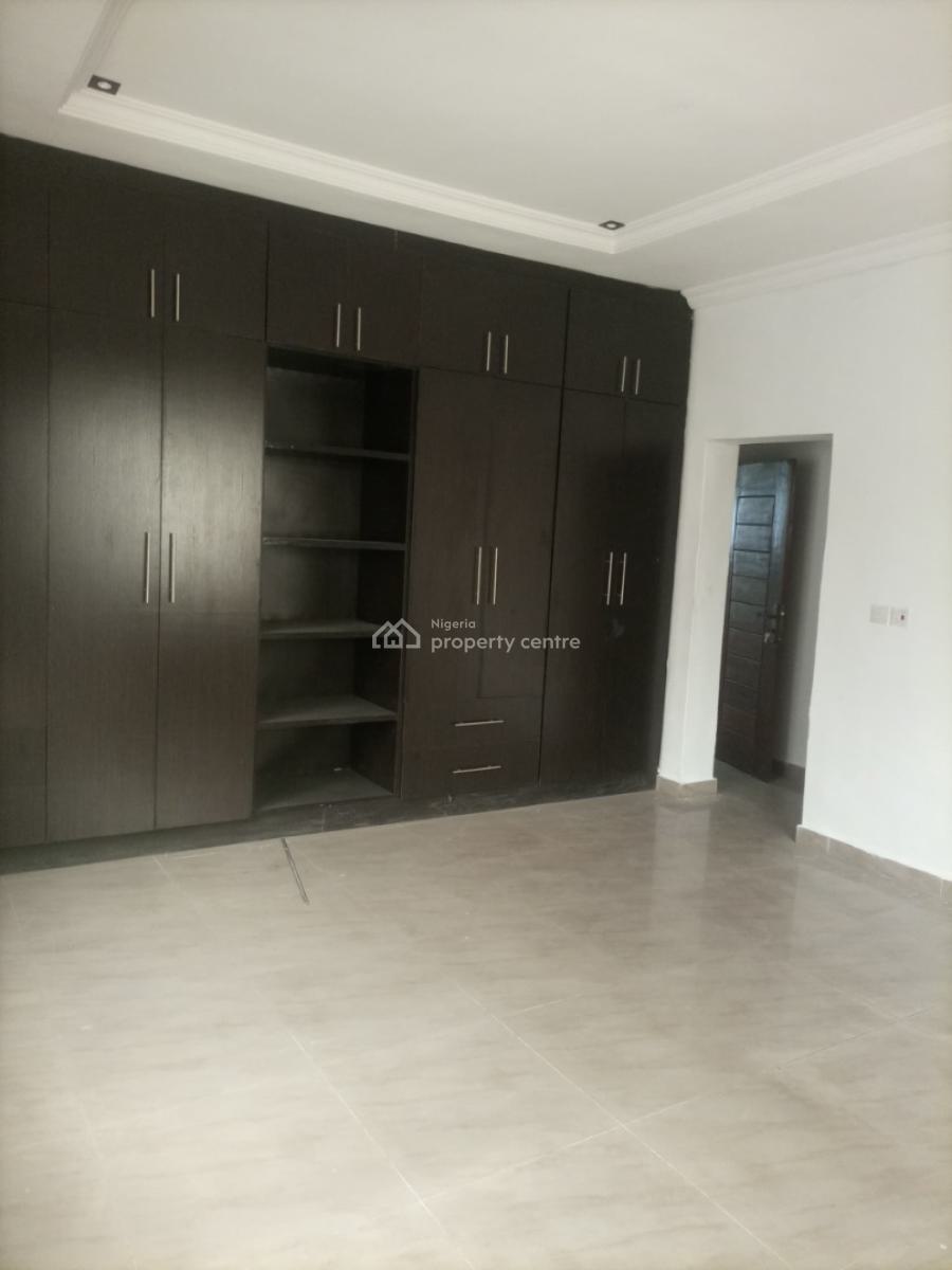 Well Maintained and Fully Serviced Two(2) Bedroom Flat Upstairs, Jakande, Lekki, Lagos, Flat / Apartment for Rent
