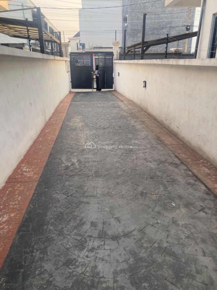 Not Furnished/ 4 Bedrooms Semi Detached Duplex with Bq, Orchid Road Lekki, Lekki Phase 2, Lekki, Lagos, Semi-detached Duplex for Rent