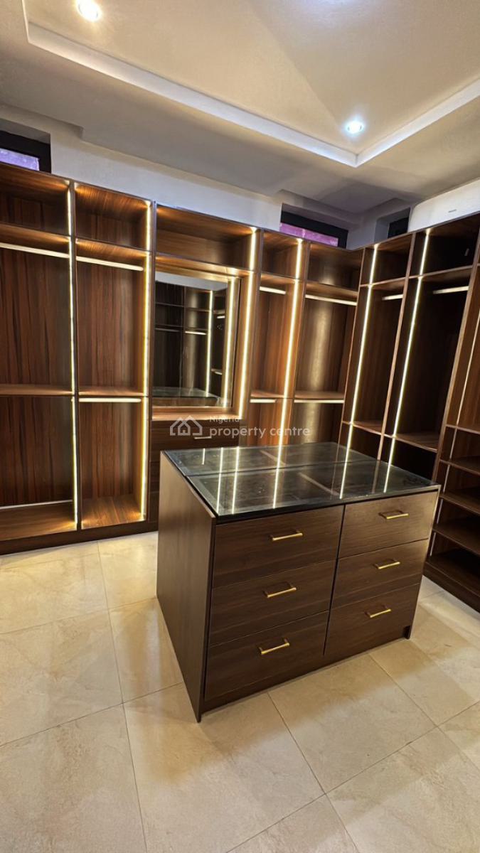 Luxurious & Spacious Well Furnished 3 Bedroom Apartment with Pool, Off Admiralty Way, Lekki Phase 1, Lekki, Lagos, Flat / Apartment for Rent