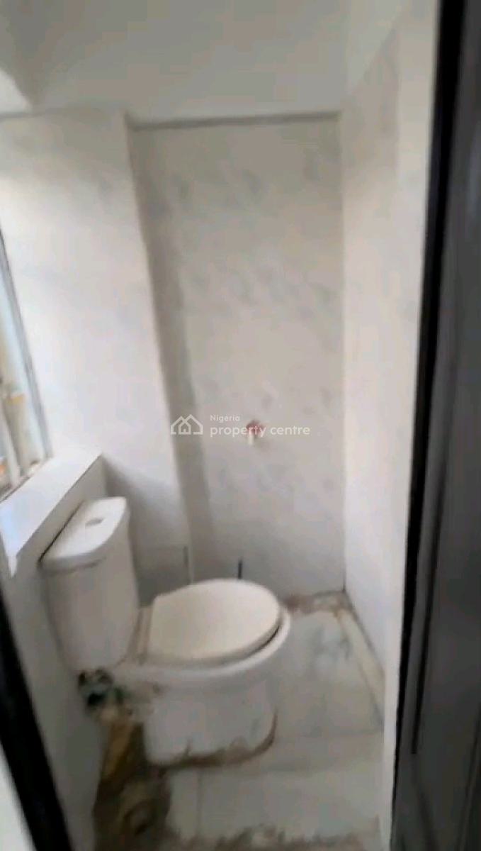 Decent 2bed Available in a Secure and Gated Estate, in a Gated Estate, Oworonshoki, Shomolu, Lagos, Flat / Apartment for Rent