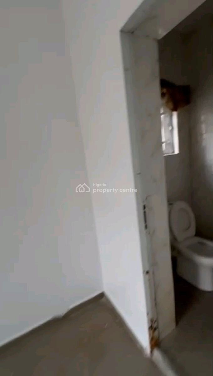 Decent 2bed Available in a Secure and Gated Estate, in a Gated Estate, Oworonshoki, Shomolu, Lagos, Flat / Apartment for Rent