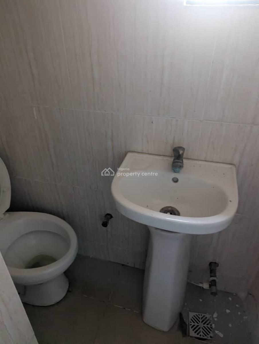 Spacious 2 Bedroom Apartment on Ground Floor, Sangotedo, Ajah, Lagos, Flat / Apartment for Rent