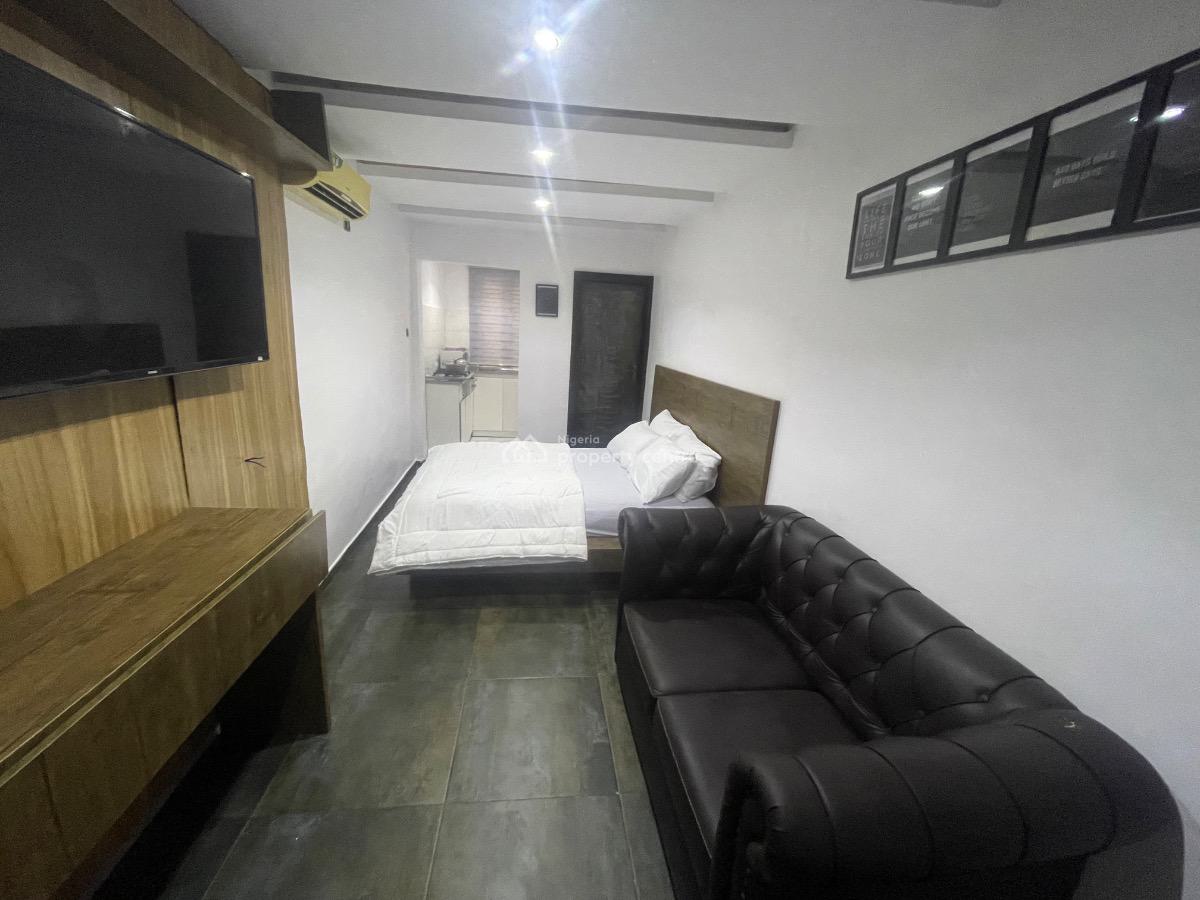 Private Serviced Studio Apartment, Chevron, Lekki, Lagos, Mini Flat (room and Parlour) Short Let