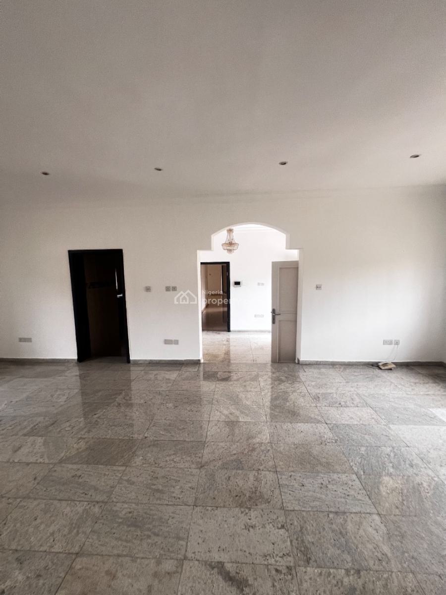 Spacious 3 Bedroom Apartment with Bq and a Garden at Lekki Lagos, Lekki Phase 1, Lekki, Lagos, Flat / Apartment for Rent